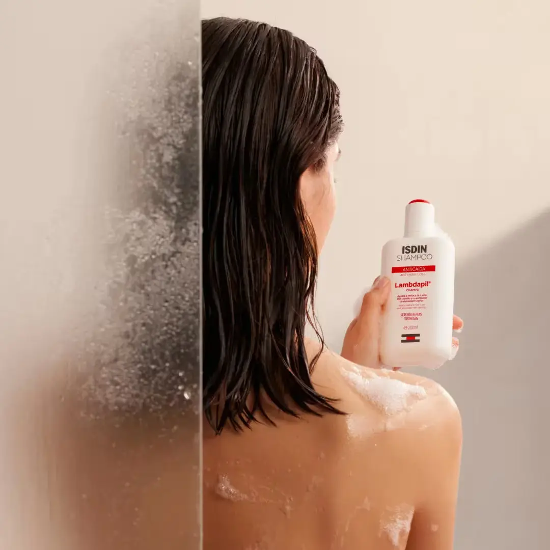 ISDIN Shampoo Antiqueda Duo 400ML - Imagem 2